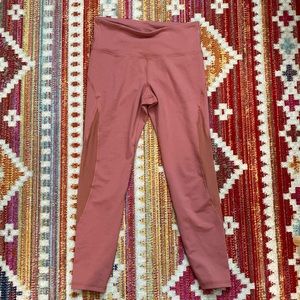 2/$25! NWOT Old Navy High-Waisted Elevate Mesh-Trum 7/8 Length Legging